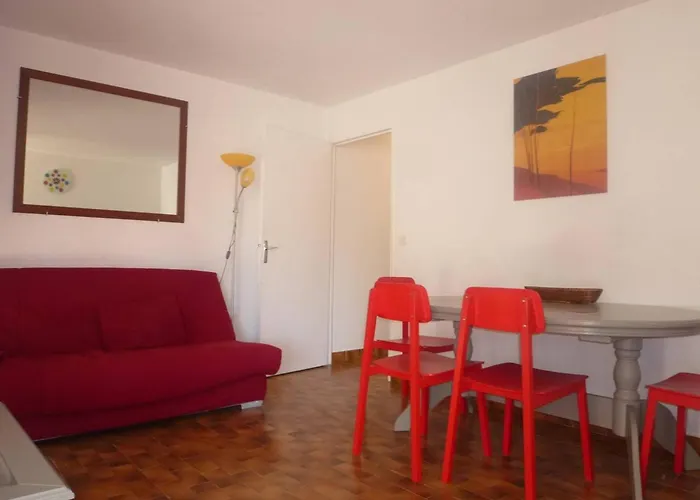 Agreable 3 Pieces Avec Terrasse Et Parking A Canet-port - Fr-1-696-114 Apartmán