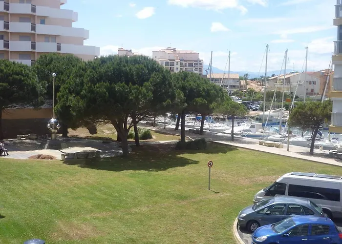 Apartmán Agreable 3 Pieces Avec Terrasse Et Parking A Canet-port - Fr-1-696-114 *