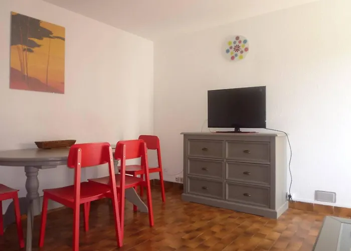 Agreable 3 Pieces Avec Terrasse Et Parking A Canet-port - Fr-1-696-114 Apartmán *