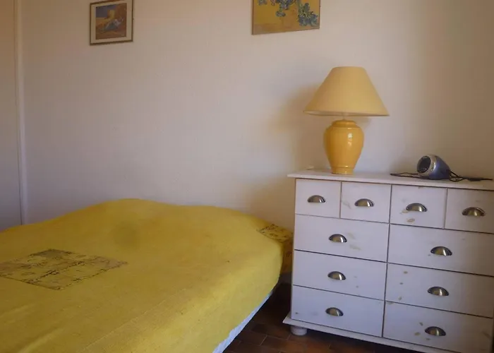 Agreable 3 Pieces Avec Terrasse Et Parking A Canet-port - Fr-1-696-114