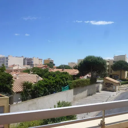 Apartment Agreable 3 Pieces Avec Terrasse Et Parking A Canet-port - Fr-1-696-114 *