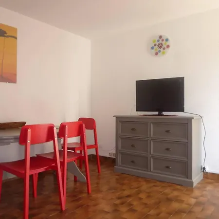 Agreable 3 Pieces Avec Terrasse Et Parking A Canet-port - Fr-1-696-114 Apartment *