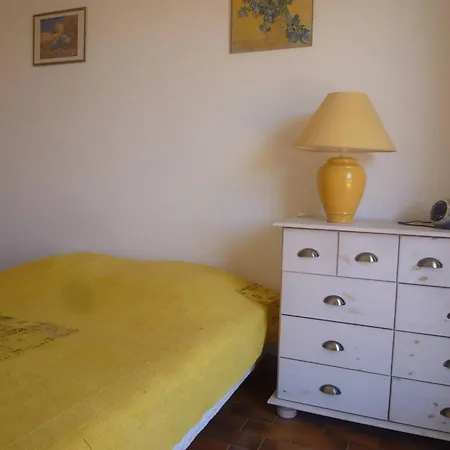Agreable 3 Pieces Avec Terrasse Et Parking A Canet-port - Fr-1-696-114