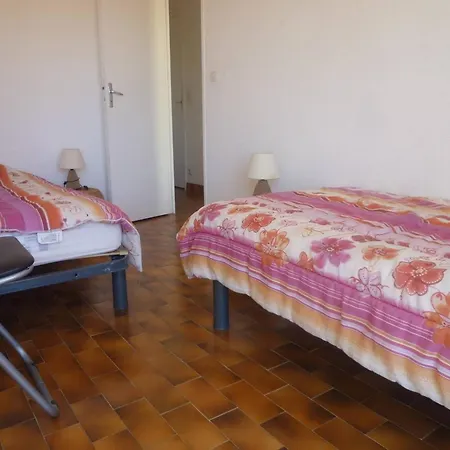 Apartment Agreable 3 Pieces Avec Terrasse Et Parking A Canet-port - Fr-1-696-114